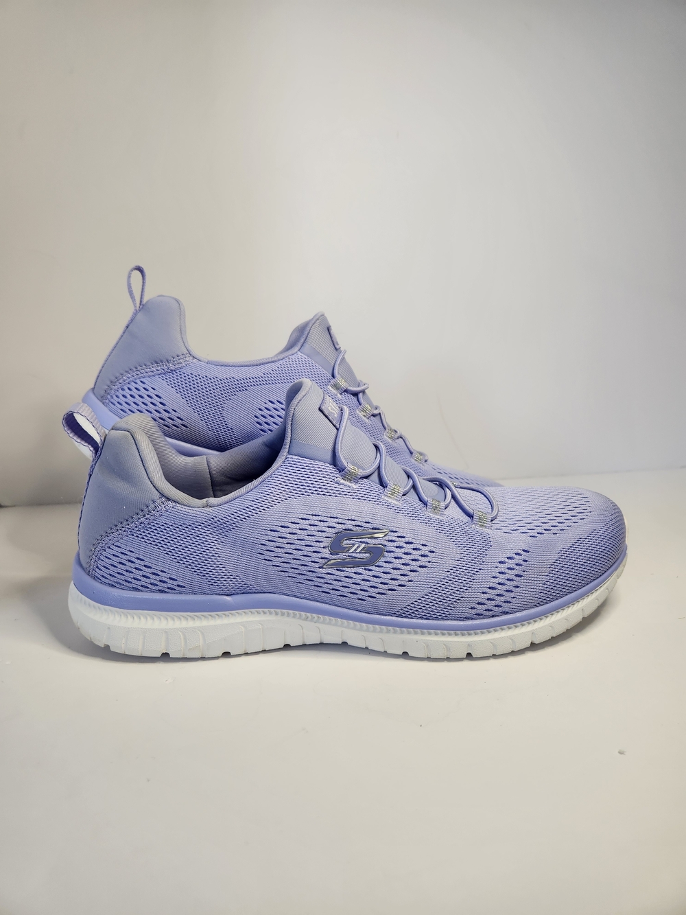 Skechers Women's Size 8 Memory Foam Slip-ins Periwinkle Bungee Lace Sneakers